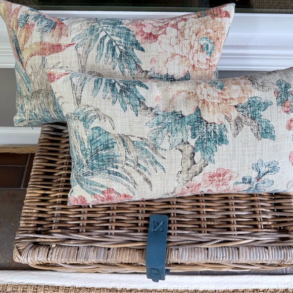 Set of 2 Tropical Lumbar Pillow Covers / 12” x 21” - Picture 1 of 5
